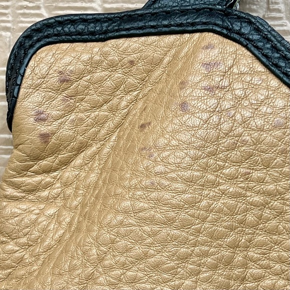 ⭐️Fossil Two-Tone Leather Tote Bag 15” H X 14” W - Picture 4 of 8